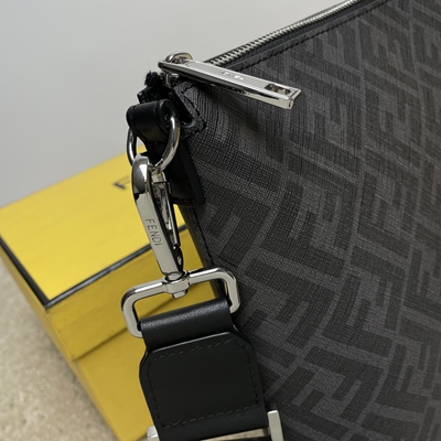 フェンディバッグ素材ディテール